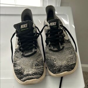Nike Black and White Sneakers - Free Run Flyknit